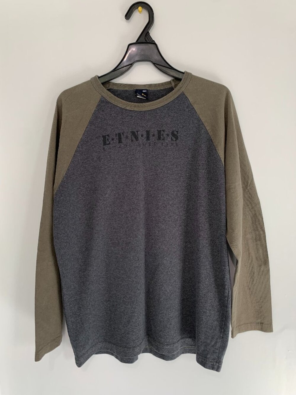 Etnies Vintage Y2K Long Sleeve Baseball Tee Skater Grunge Mens